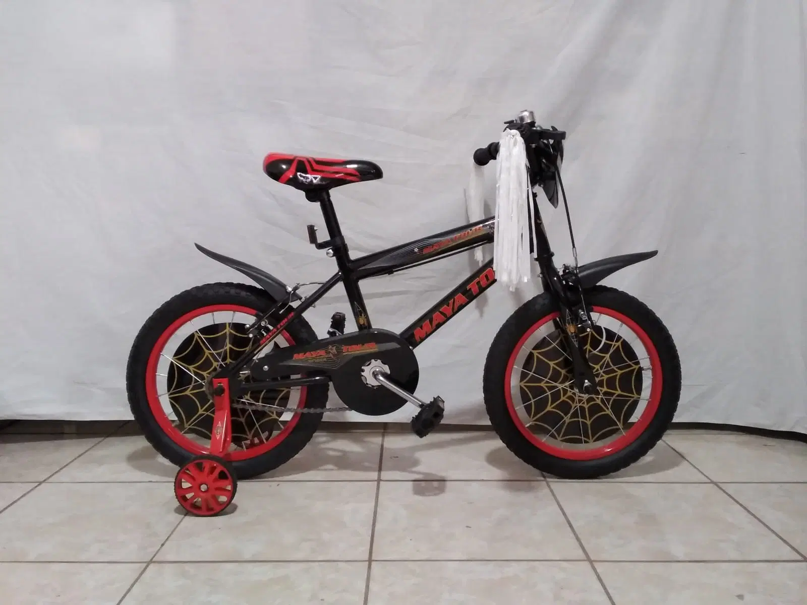 Bicicleta 16 de niño spiderman negro con rojo