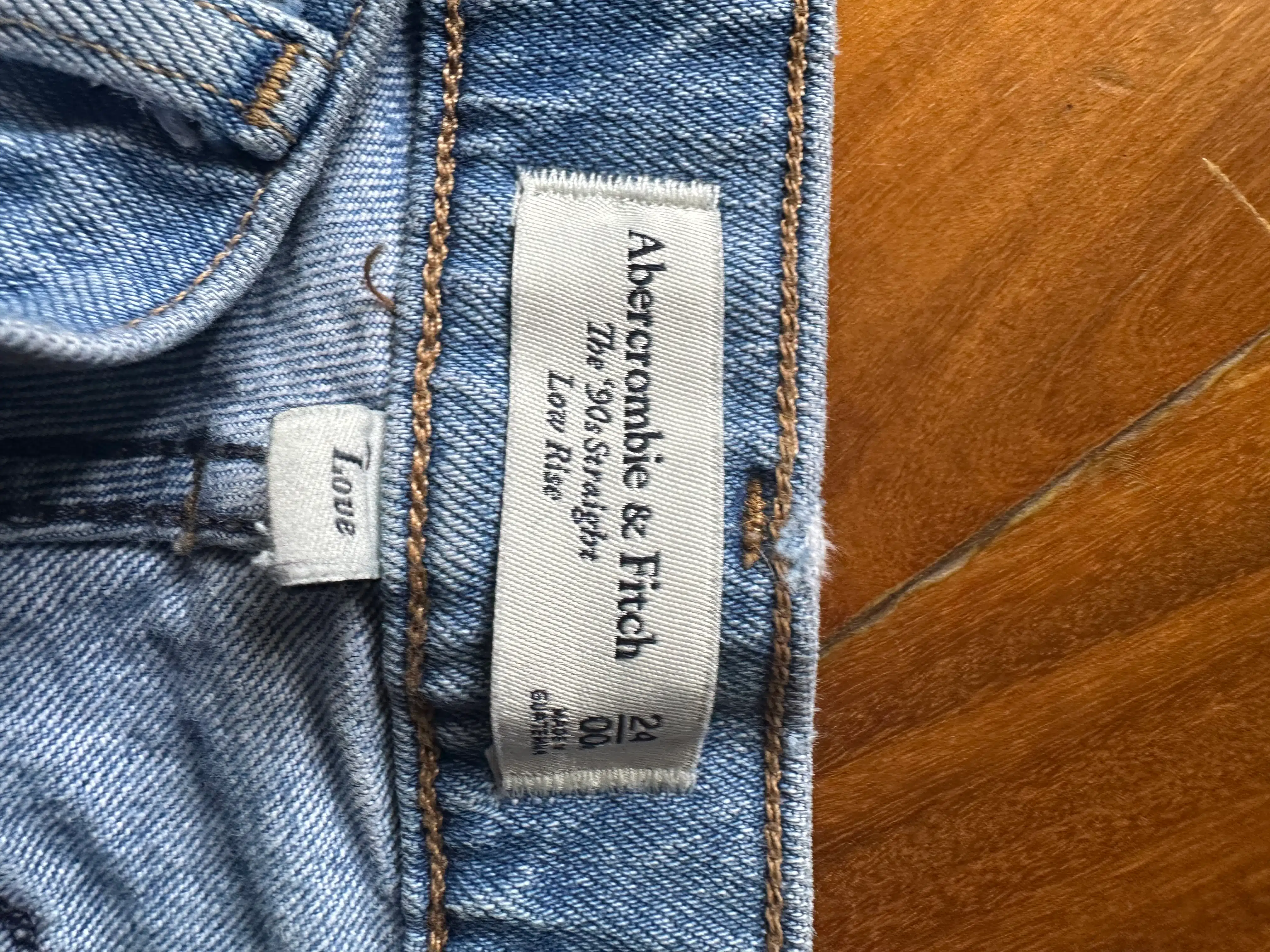 Mom Jeans Abercrombie talla 00 (queda talla 2) image 4