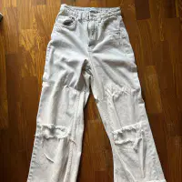 Jeans blanco Bershka talla 2 thumbnail 2